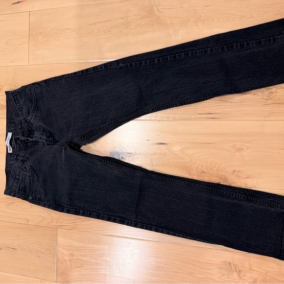 Like new Levi’s 28x28 511 Slim Jeans - Picture 1 of 4